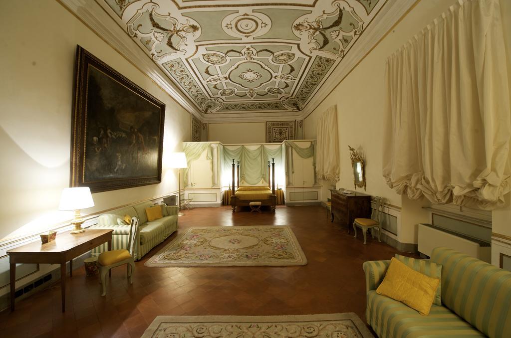 Bed and Breakfast Palazzo Tucci Residenza D'Epoca Лукка Номер фото